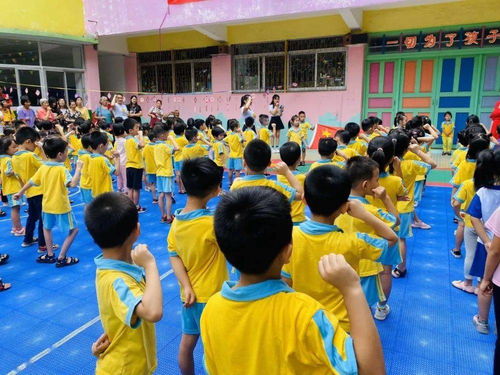 紅歌唱響中國夢,濃情點(diǎn)亮中秋節(jié) 金蘋果五園