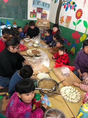 新汶街道辦事處金蘋果幼兒園豆豆班半日活動&ldquo;冬至到包餃子&rdquo;