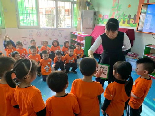 寶寶展示風(fēng)采 金蘋果總園學(xué)期末小知識匯報活動